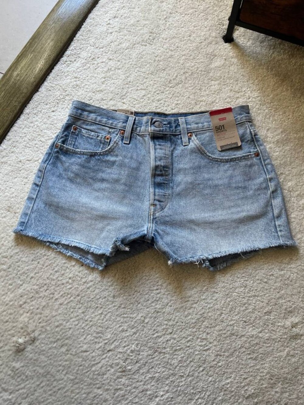 NWT Levi's 501 High Rise Distressed Shorts Size 33